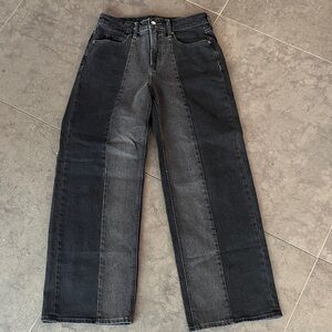 Old Navy Extra High-Rise Sky-Hi Wide Leg two-toned Jean w/secret smooth pockets.